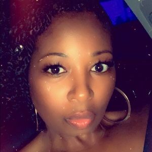 Meet your Posher, Aisha